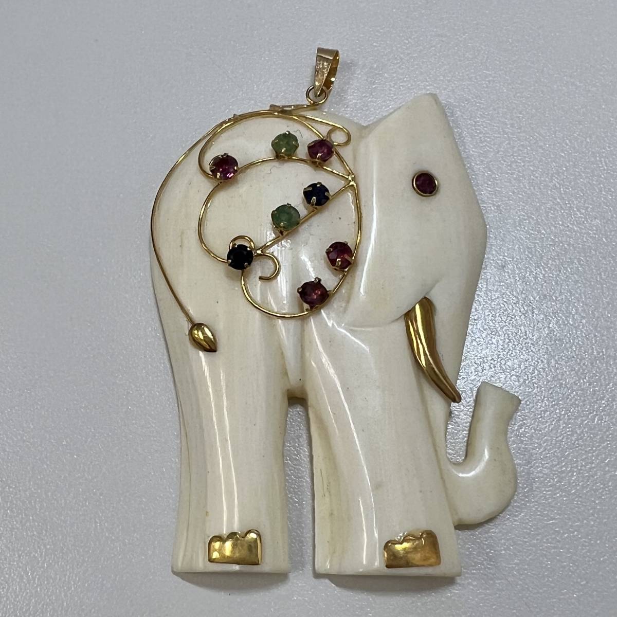 0801(2)●ネックレス トップ 象 金色の牙や耳などの装飾 象 585刻印 (K14) アクセサリー 中古現状品