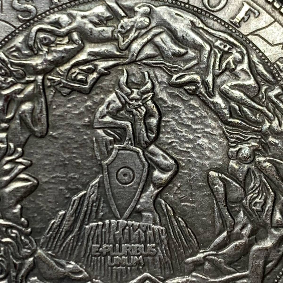 WX929流浪幣 スカルモーガン ハロウィン 天眼 鷹紋 外国硬貨 貿易銀 海外古銭 コレクションコイン 貨幣 重さ約22g_画像5