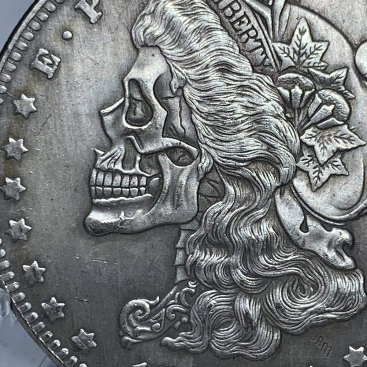 WX929流浪幣 スカルモーガン ハロウィン 天眼 鷹紋 外国硬貨 貿易銀 海外古銭 コレクションコイン 貨幣 重さ約22g_画像2