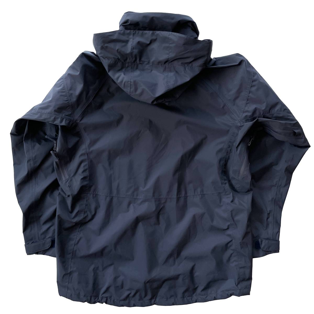 新品】イギリス軍 GORE-TEX ジャケット ROYAL NAVY 英国王立海軍 新品】イギリス軍 GORE-TEX ジャケット ROYAL NAVY 英国王立海軍