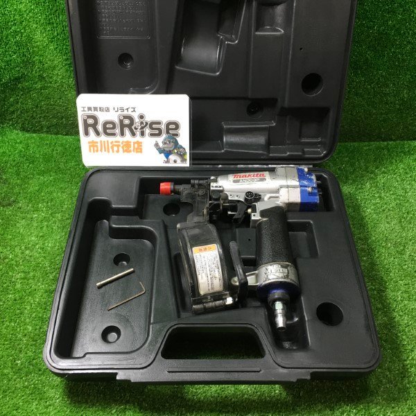 WEB限定カラー AN303P マキタ 常圧タイプ makita【中古】※木材への空打ち確認のみ行っております 使用釘16~32mm ポケットエア釘打 エア釘打機 WEB限定カラー AN303P マキタ 常圧タイプ makita【中古】※木材への空打ち確認のみ行っております 使用釘16~32mm ポケットエア釘打 エア釘打機