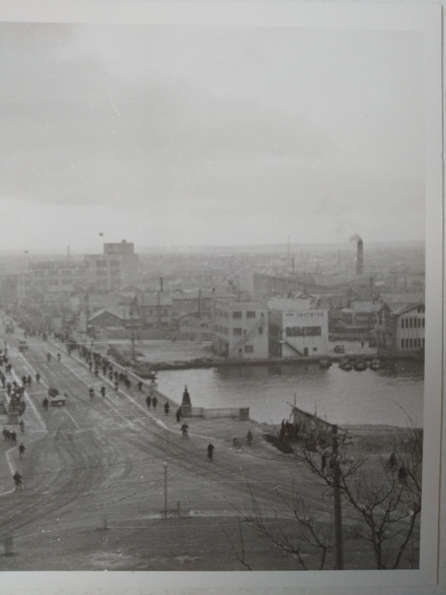 釧路幣舞橋(2枚) 釧路駅 市街風景 1954年 1984年 1957年 キャビネ判(2L判) モノクロ写真 昭和 レトロ 送料無料の画像4