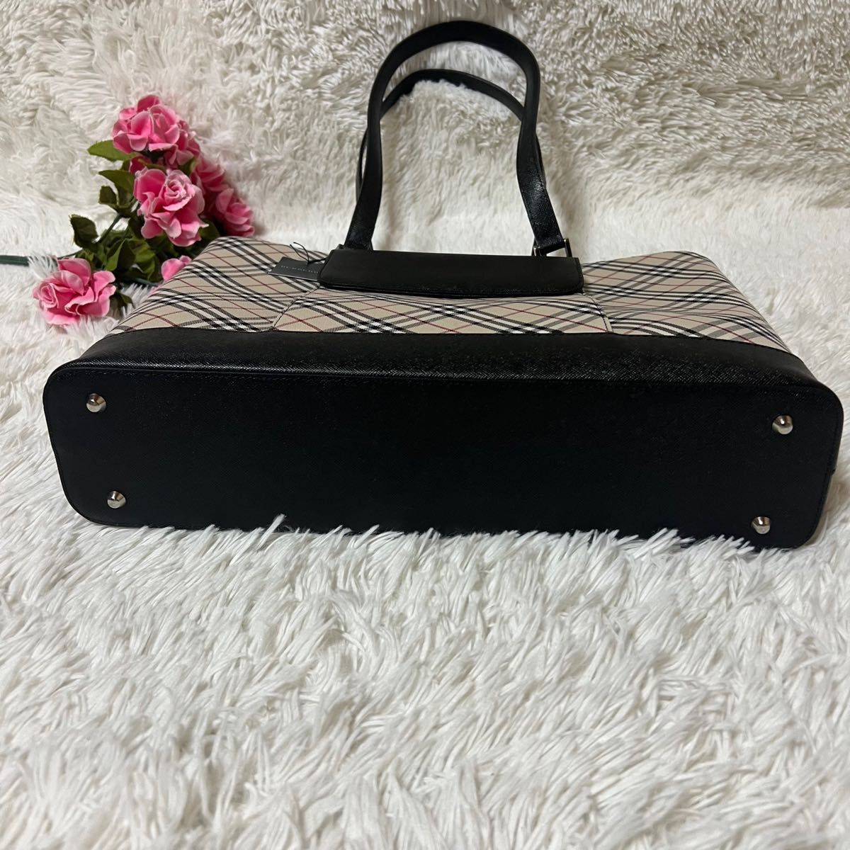 【新品】バーバリー トートバッグ ノバチェック 本革 西川 BURBERRY チェック柄 布 ブラック ベージュ