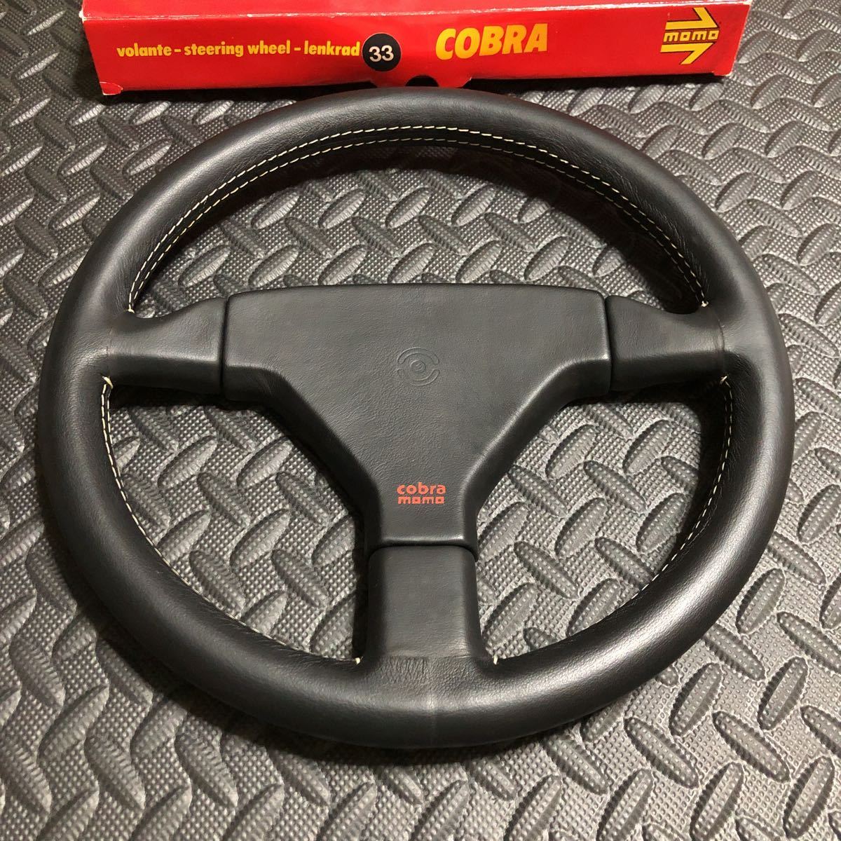  rare unused goods momo leather steering gear cobra Momo small diameter approximately 33cm white stitch that time thing 1989 year made ( old car rare Old beautiful 