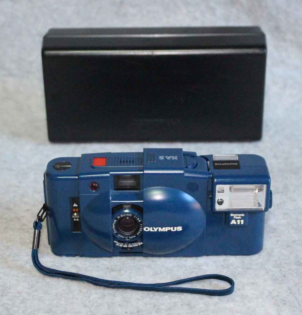 OLYMPUS オリンパス 35mm カメラ レアなブルー XA2 A11-