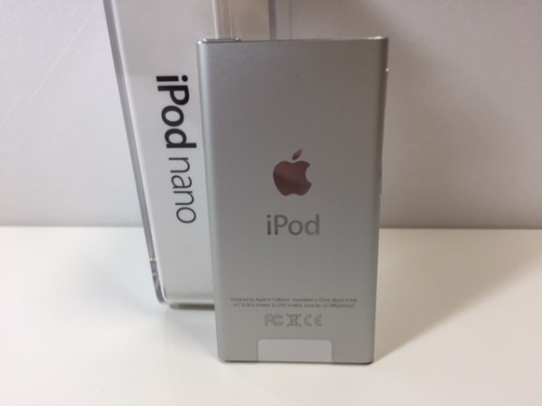 （083-30）1日元 - [好]164日元送貨♪蘋果“iPod nano的”眼吊艙納米第七代16GB銀MD480J♪支持藍牙♪♪ 原文:(083-30) 1円～ [ 良品 ] 送料164円 ♪ Apple「 iPod nano 」アイポッドナノ 第7世代 16GB シルバー MD480J ♪ Bluetooth対応 ♪♪