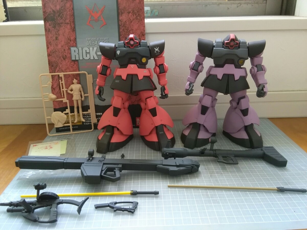 MG銳利獨家Rick Dom DOM（1年戰爭顏色）成品2套啞光面漆 原文:MG シャア専用リックドム ドム(一年戦争カラー)完成品2体セットつや消しトップコート仕上げ