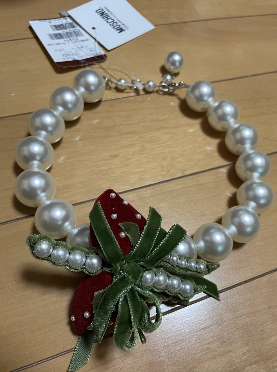  unused ¥26,000? Moschino big pearl ... branch legume motif necklace 