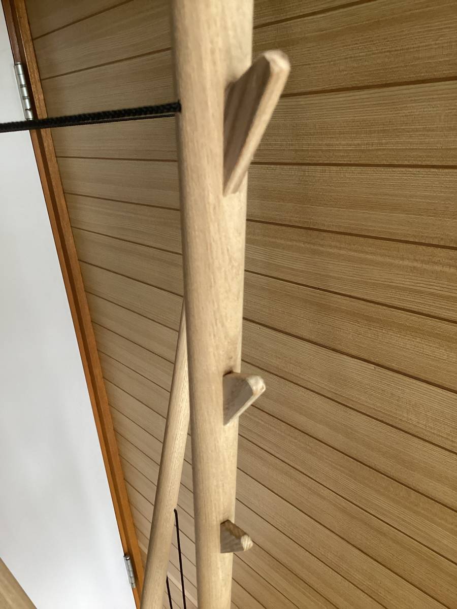 * hanger stand * natural natural wood paul (pole) + rope. coat hanger *milino-S