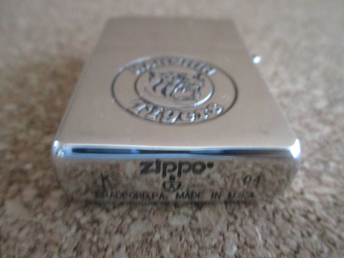 ZIPPO 『HANSHIN Tigers 70th アーマー 阪神タイガース 70周年記念 限定品』 2004年11月製造 オイルライター ジッポー 廃版激レア 未使用品_画像2