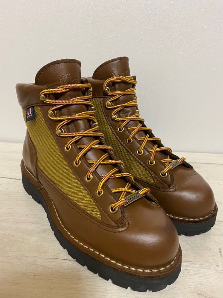 ☆使用少ない美品☆白タグ ☆Danner ダナーライト ブーツ 30440
