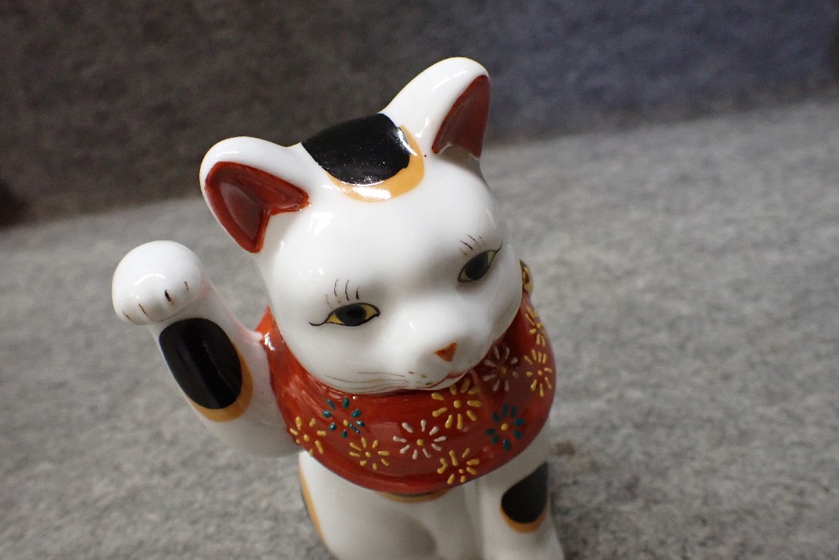 ☆081626 招き猫 陶器人形 色絵金彩 置物 縁起物 アンティーク