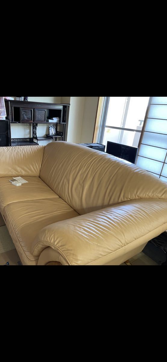  высококлассный диван трещина нет 
