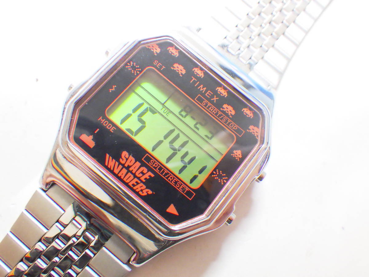 TIMEX タイメックス スペースインベーダー デジタル腕時計 TW2V30000 #761_画像2
