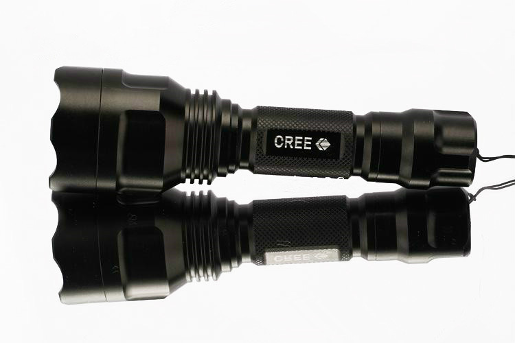 C8L2 10000LM CREE XML L2 LED flashlight flashlight Ultrafire 18650 lithium ion rechargeable battery charger remote switch set disaster prevention mountain climbing 