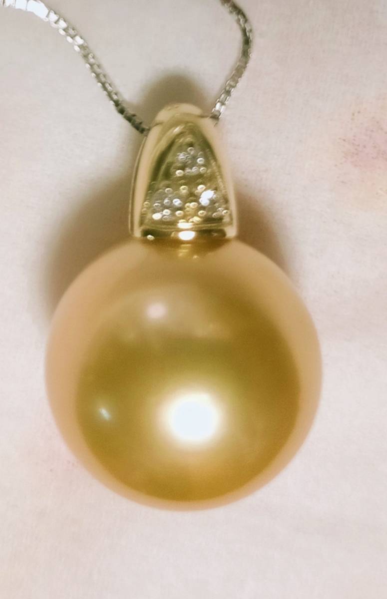 新作 南洋　白蝶　真珠　ペンダント　トップ　パール　12.5mm ナチュラルゴールドカラー　天然色　とっても素敵!　未使用品に近い 白蝶（しろちょう）真珠