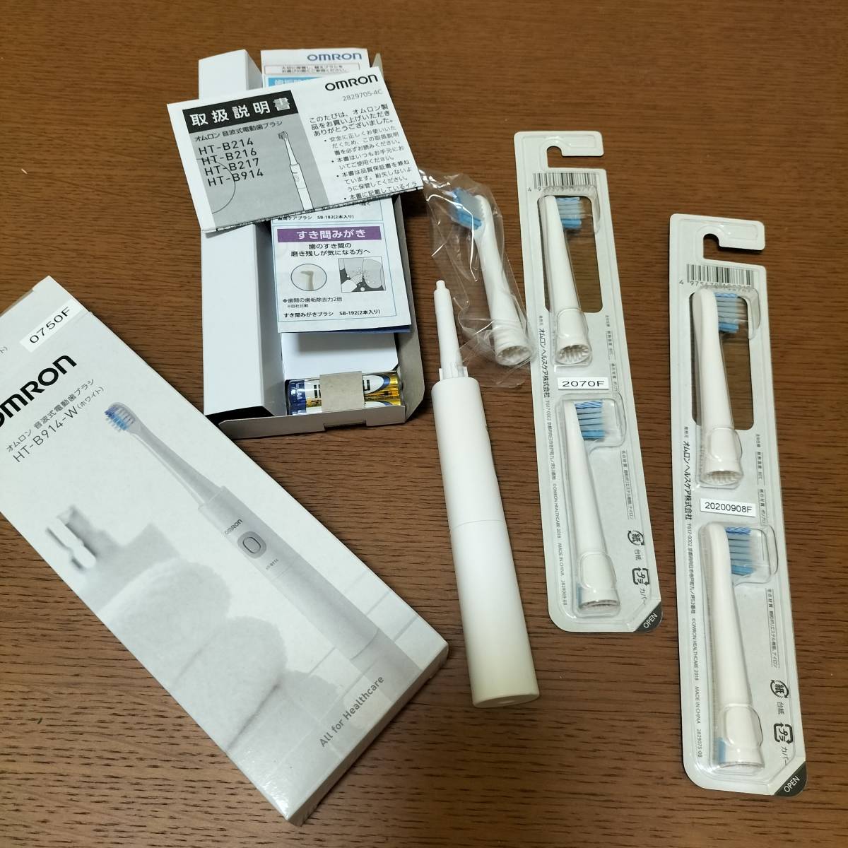 [ не использовался ] Omron аукстический тип электрический зубная щетка + заменяемая щетка 4шт.@HT-B914-W / SB-172 / SB-142