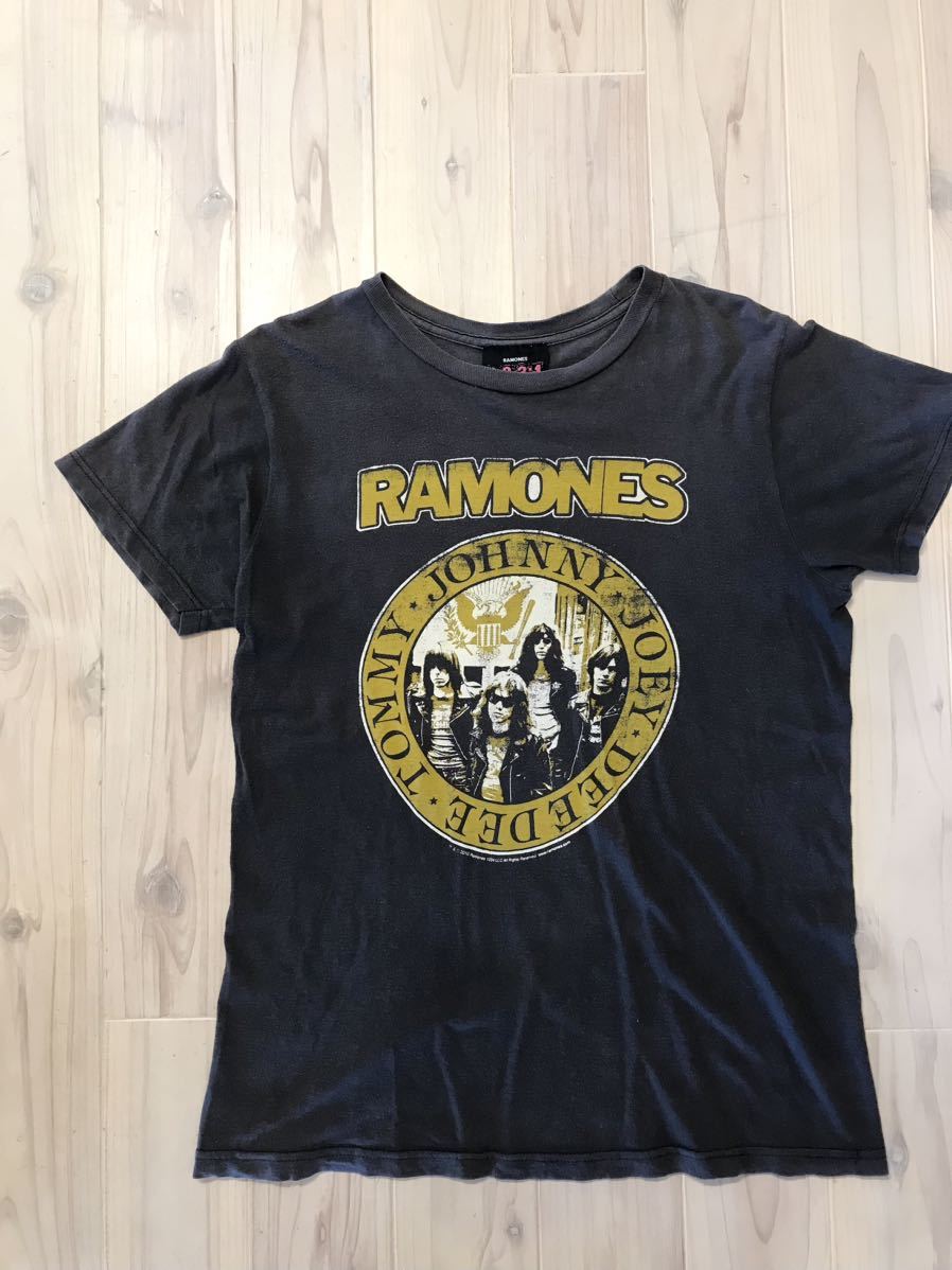 RAMONES ラモーンズ 半袖Tシャツ Sサイズ ビンテージ ニューヨークパンク ロックの殿堂 フェス ユーズド 古着_画像2