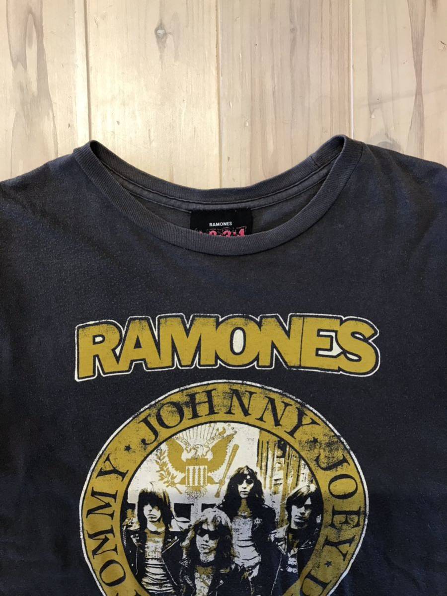 RAMONES ラモーンズ 半袖Tシャツ Sサイズ ビンテージ ニューヨークパンク ロックの殿堂 フェス ユーズド 古着_画像3