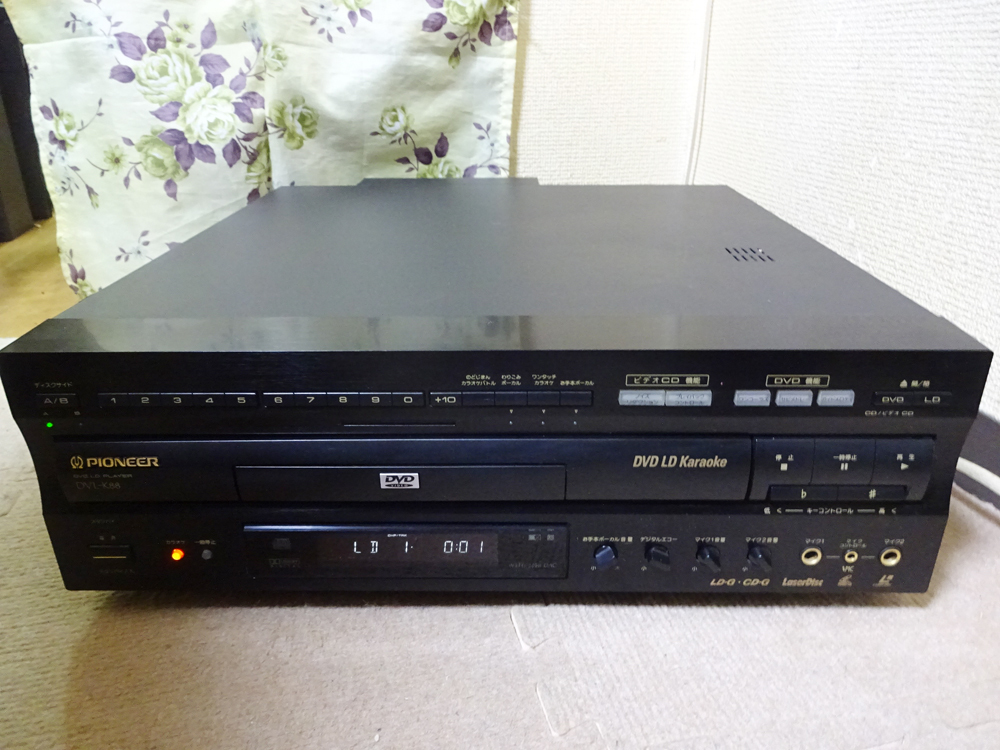 代引き人気 ベルト交換済★パイオニア DVD/LDプレーヤー DVL-K88 (カラオケ機能、のど自慢機能付) わりと綺麗 動作品 LDプレーヤー 代引き人気 ベルト交換済★パイオニア DVD/LDプレーヤー DVL-K88 (カラオケ機能、のど自慢機能付) わりと綺麗 動作品 LDプレーヤー