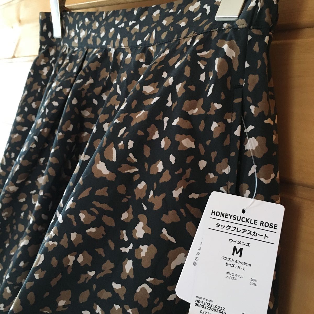 ●新品　ハニーサックルローズ　ライトオン　総柄　タックフレアスカート　ブラック　Mサイズ　