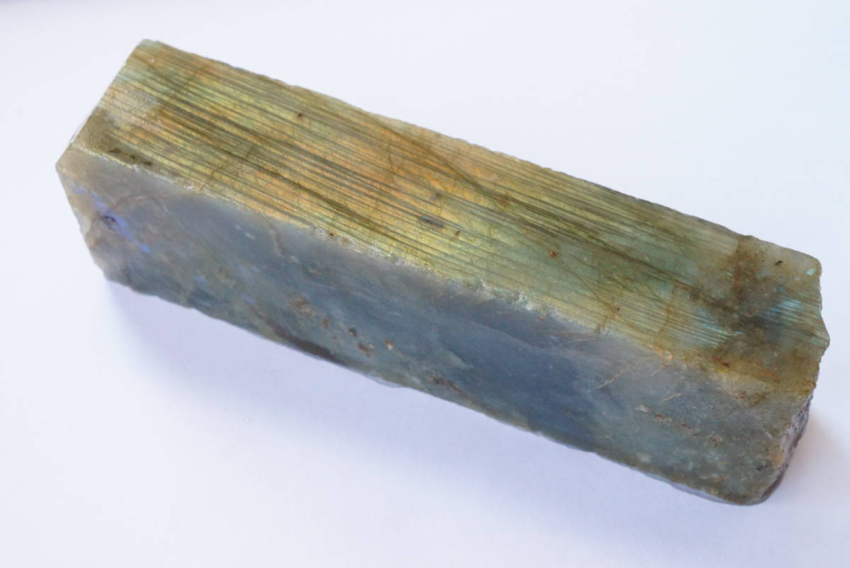 天然ラブラドライト 原石 希少な極上品 鑑賞石、鉱物、標本 1096ct/219g_画像1