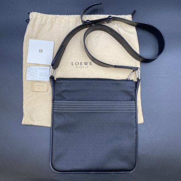 G0822 LOEWE ロエベ ショルダーバッグ サコッシュ メンズ レディース