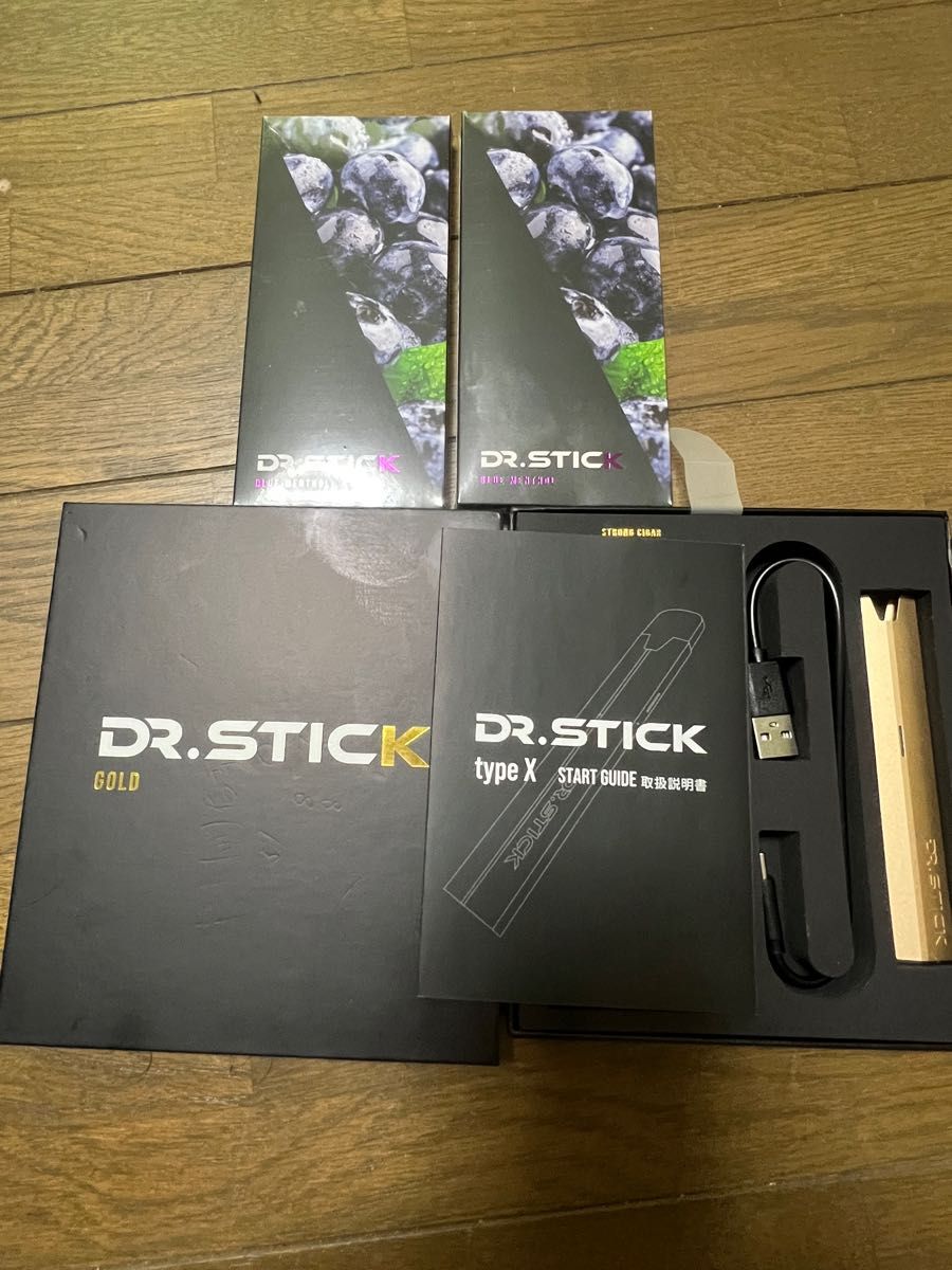 Dr.stick本体（ゴールド）未使用とブルーメンソールリキッド２箱（未開封）のセットです。