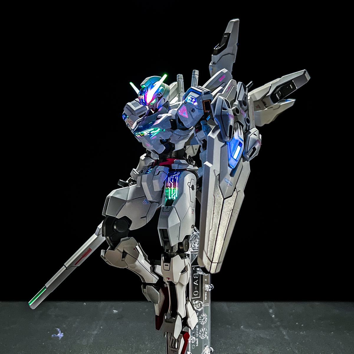 HG ガンダムキャリバーン 光沢全塗装完成品 機動戦士ガンダム水星の