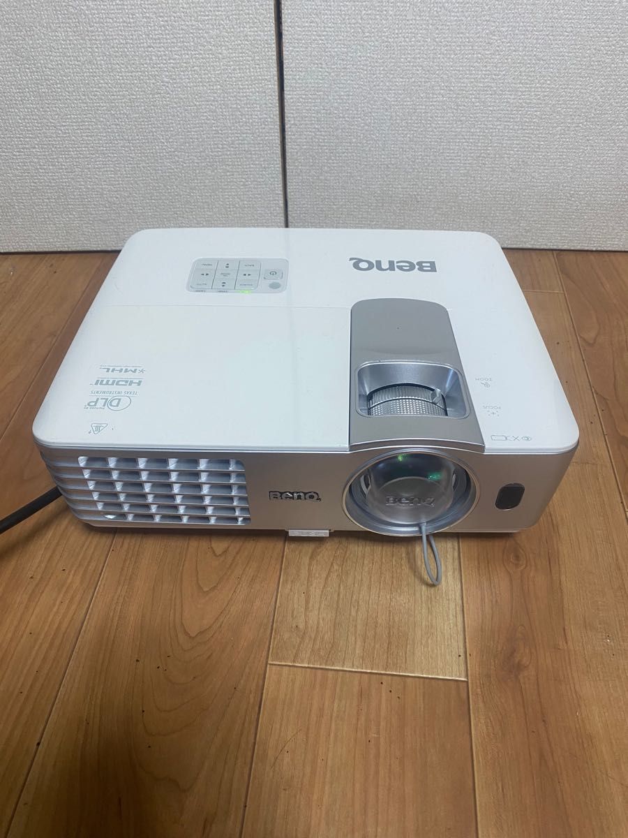 BENQ W1080ST+ プロジェクター