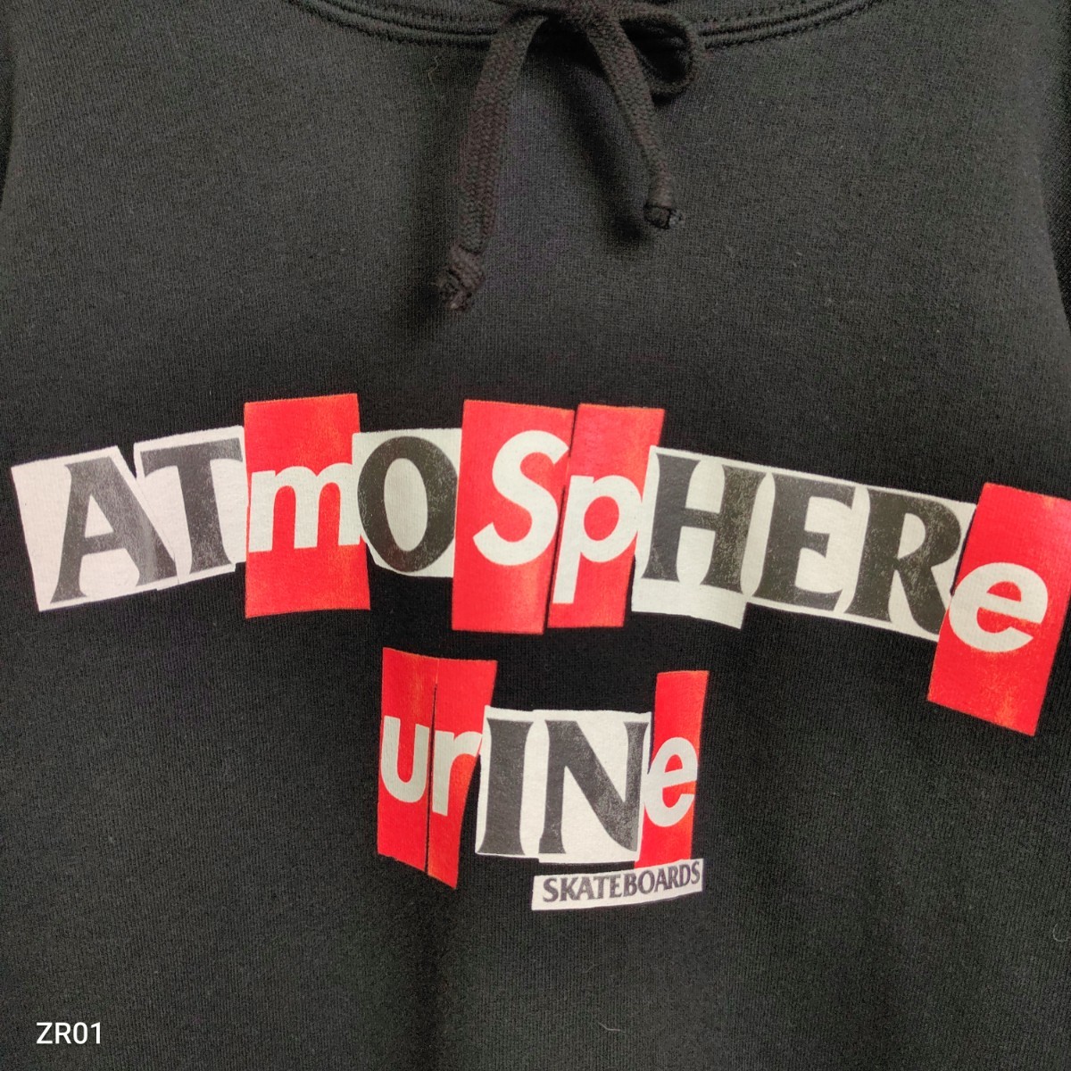 【入手困難】Supreme×ANTIHERO 人気コラボ プルオーバーパーカー BLACK ビッグロゴ フードロゴ 刺繍 黒  シュプリーム×アンタイヒーロー