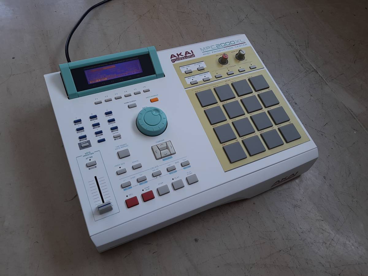 美品 レアPOPカラー メンテ済み AKAI MPC 2000XL CF搭載 全スイッチ
