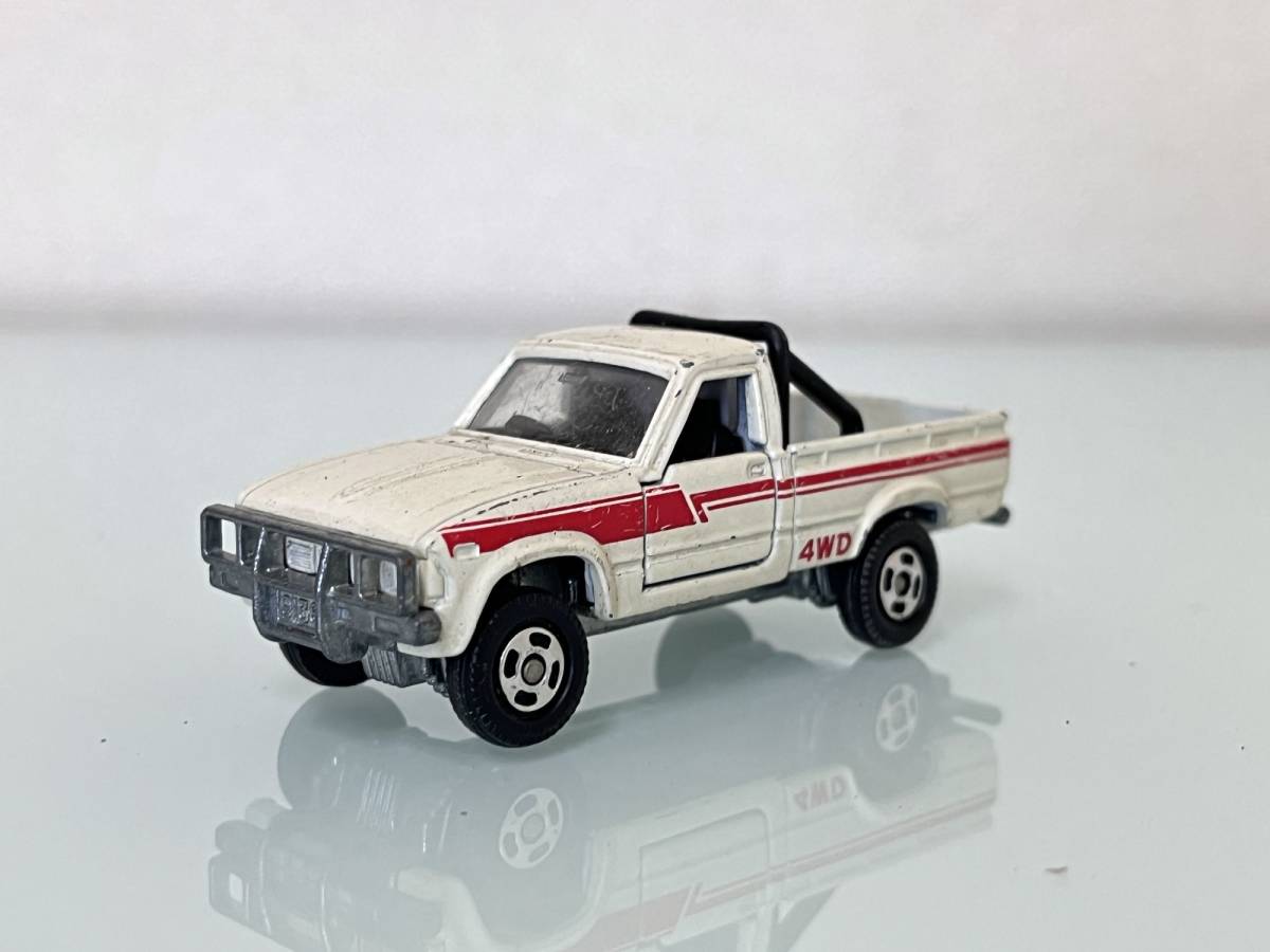 希少‼︎】 トミカ No.61トヨタ ハイラックス 4WD 日本製 1/62-