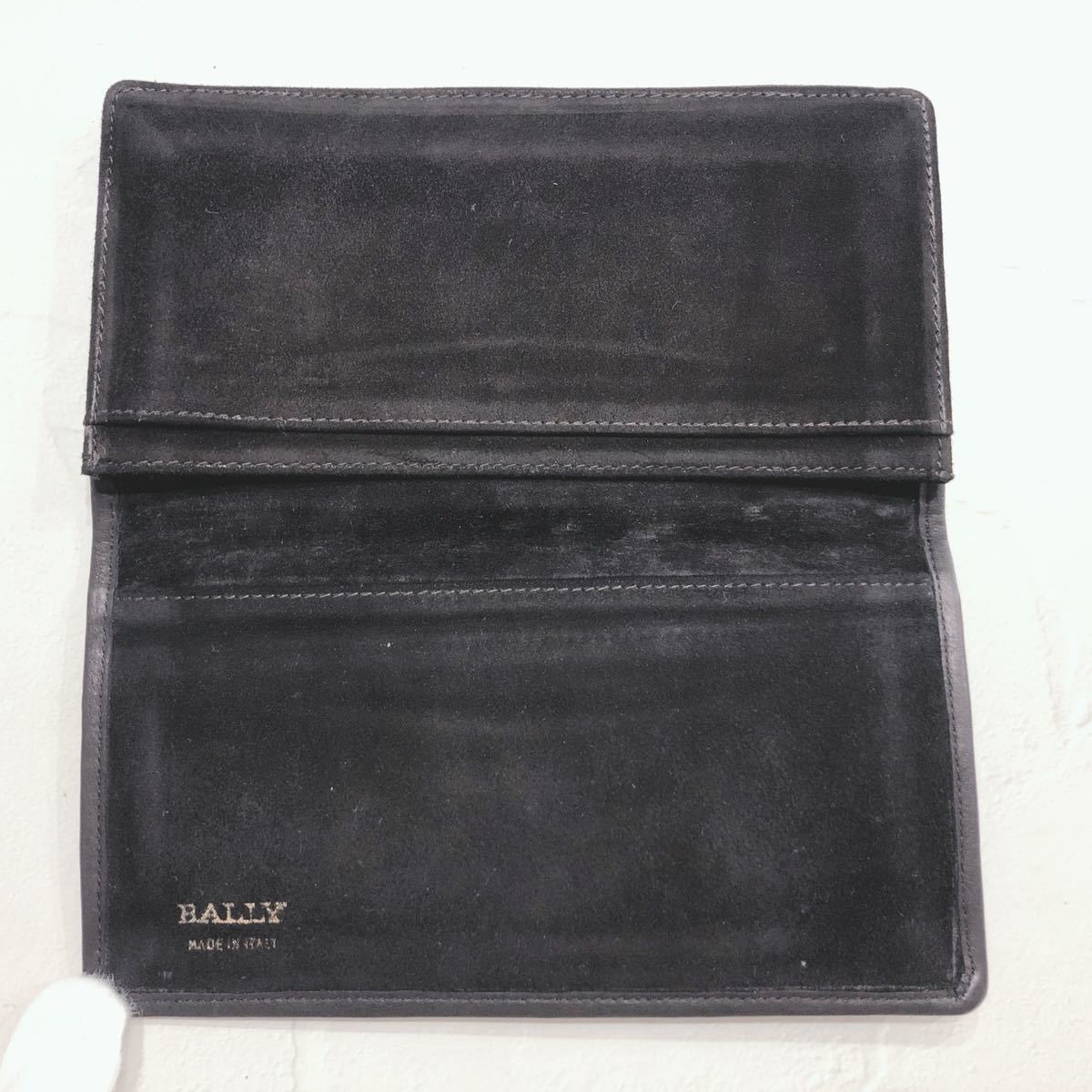 ☆美品☆ BALLY バリー 札入れ 長財布 財布 ブラック 黒 レザー 本革 シンプル メンズ 男性 紳士 送料無料_画像5