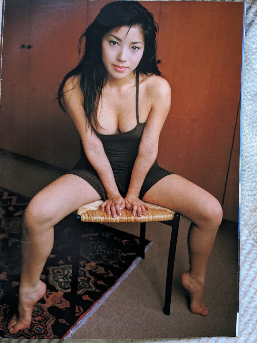  Kamon Yoko 18 лет gravure страница вырезки 7P еженедельный Play Boy 1998.4.28 No.17 размещение 