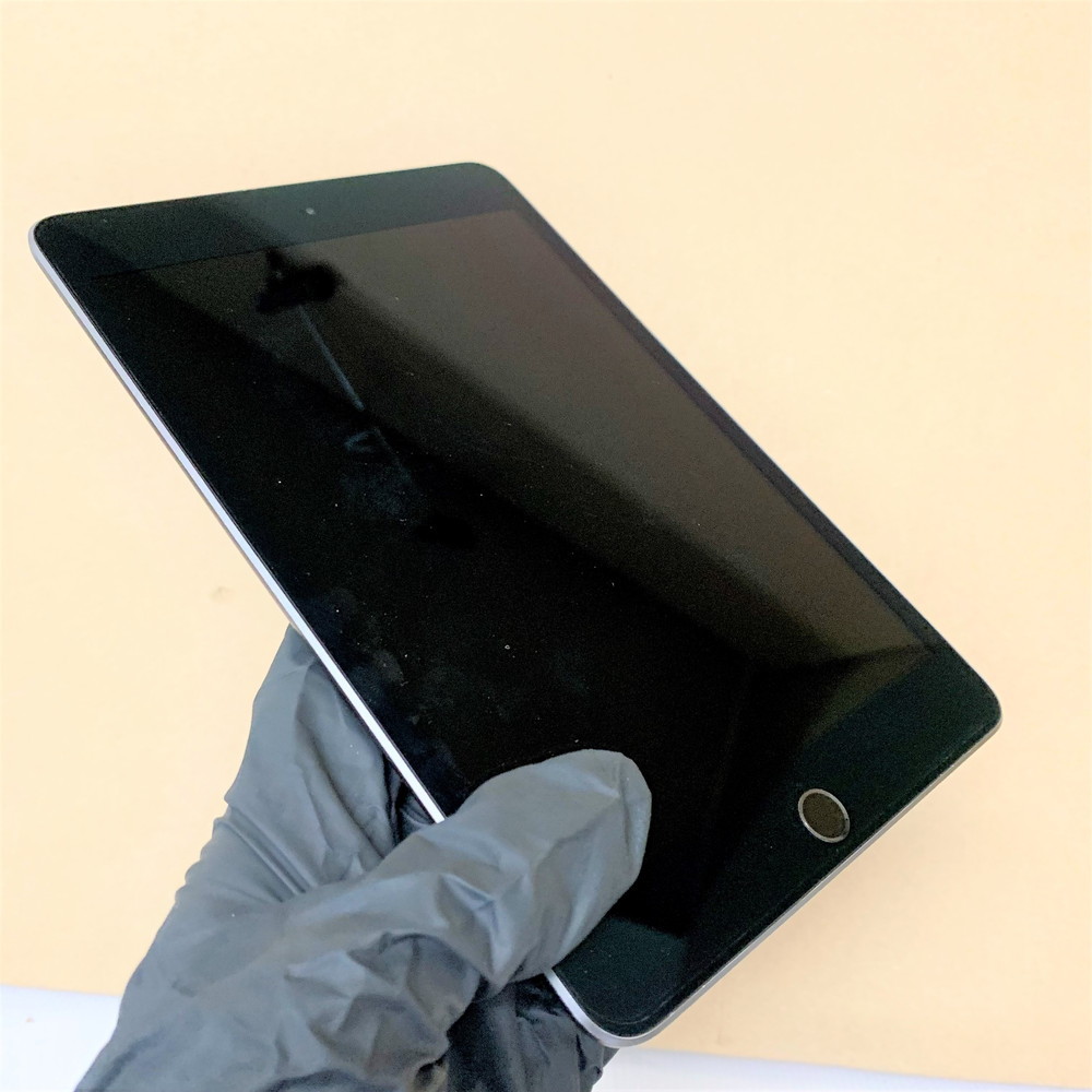 安価 ipad mini 第５世代 A2133/MUQW2LL/A ６４GB(M0829-2) iPad本体