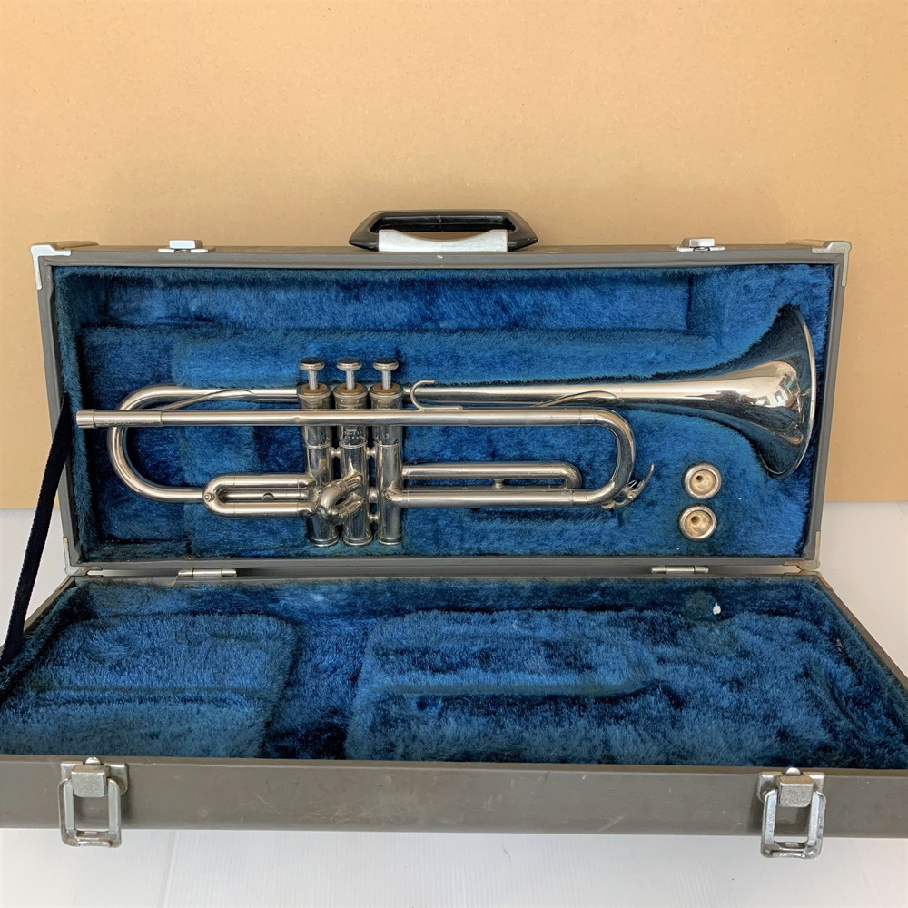 ジャンク品・現状品】 YAMAHA トランペット YTR-135 ハードケース
