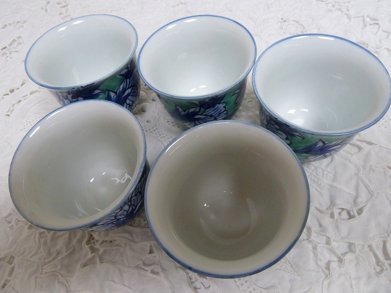 (☆BM)「華」湯呑み 5客 煎茶道具 茶器 陶器製 高さ6.2×口径7㎝ 色絵 染付 染錦 日本伝統工芸 茶碗 クラッシックレトロ の画像5