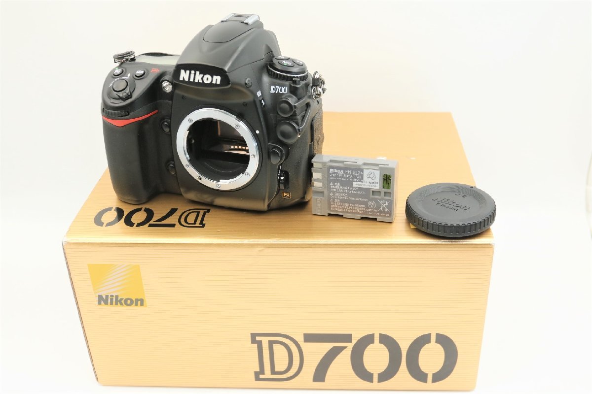 割引 Nikon ニコン D700 ボディ デジタル 一眼レフ カメラ 化粧箱入り バッテリー付 ニコン