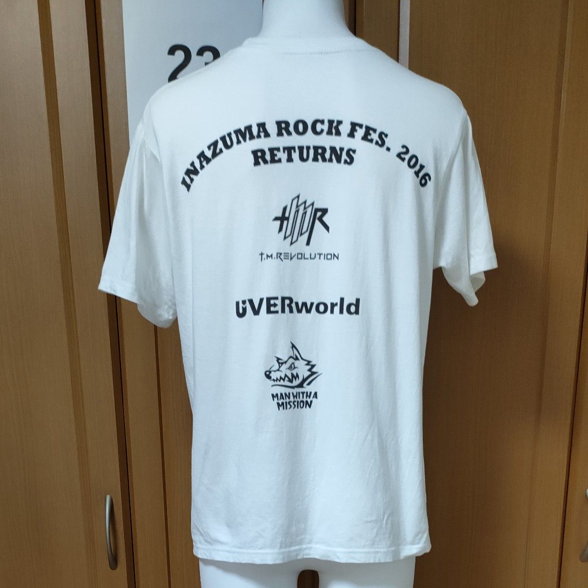 イナズマロックフェス16半袖TシャツS/M　MAN WITH A MISSION/UVERworld/T.M.REVOLUTION