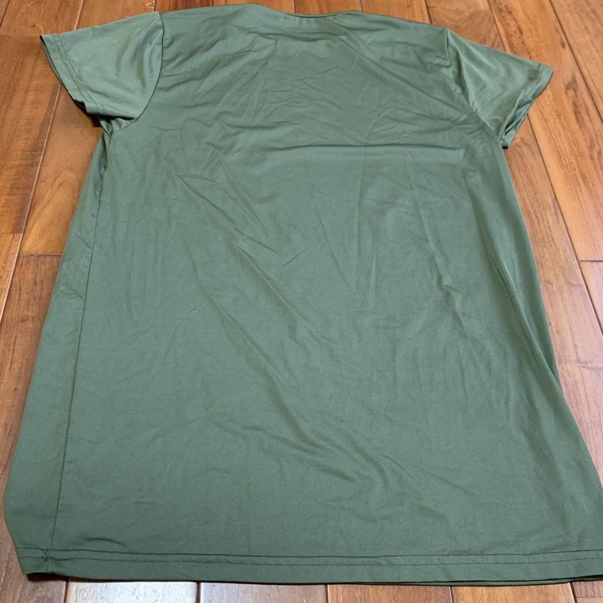 沖縄 米軍放出品 アンダーシャツ　 Tシャツ トレーニング　ランニング　OD SMALL おしゃれ (管理番号N216)_画像3