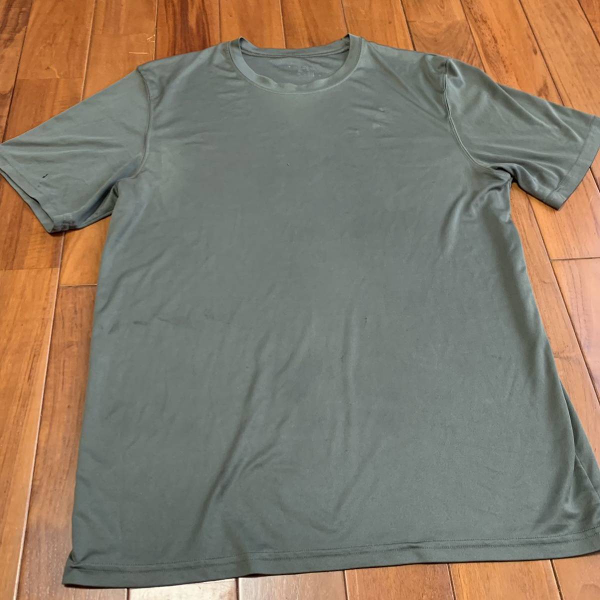 沖縄 米軍放出品 Tシャツ トレーニング　ランニング　OD おしゃれ (管理番号N217)_画像1