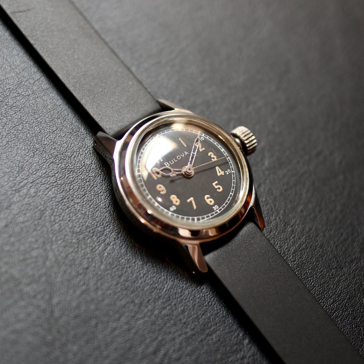 [BULOVA]Vintage military / wristwatch men's stylish brand popular 30 fee 40 fee 50 fee 60 fee recommendation present 