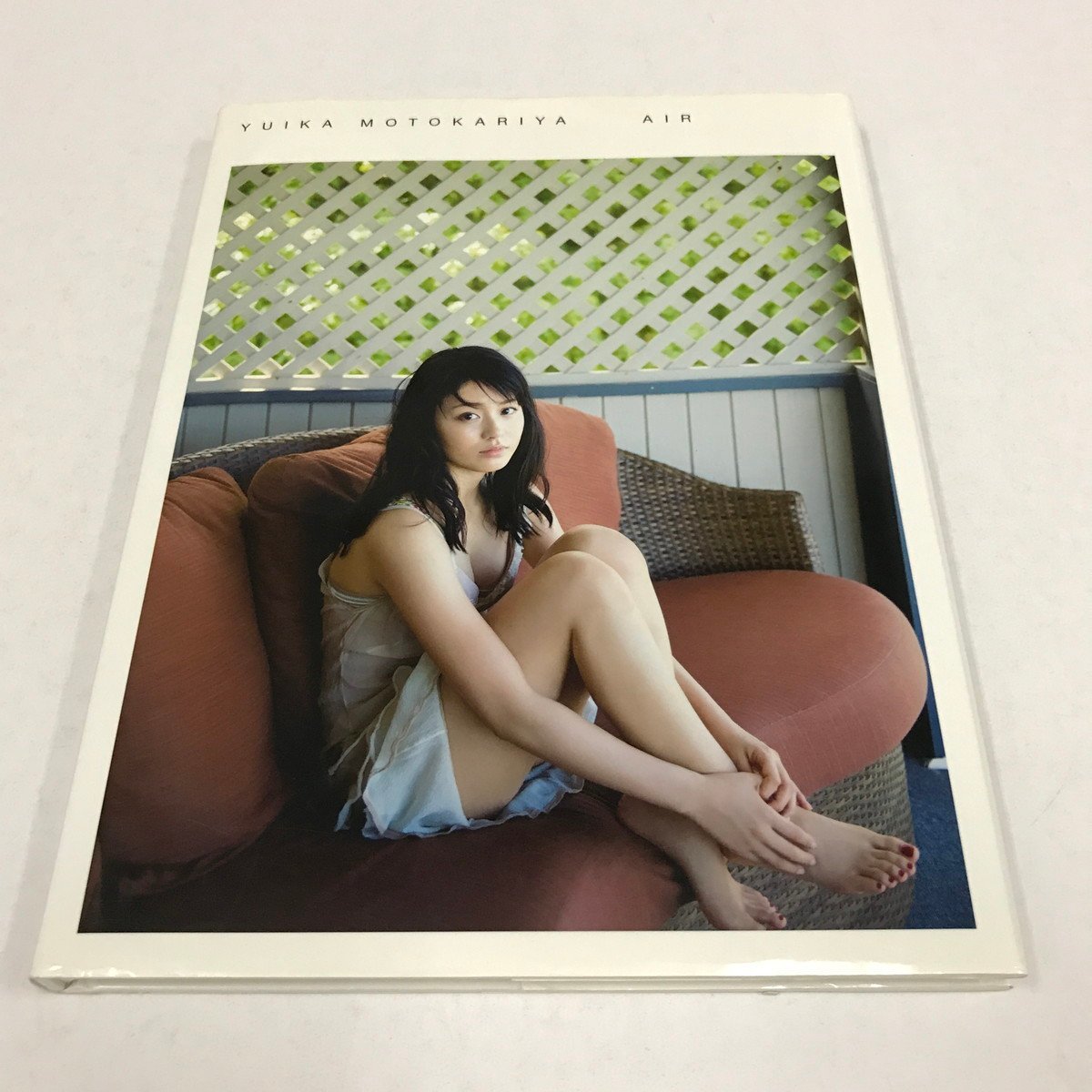 NC/L/本仮屋ユイカ写真集「AIR」/撮影:舞山秀一/ワニブックス/2012年4