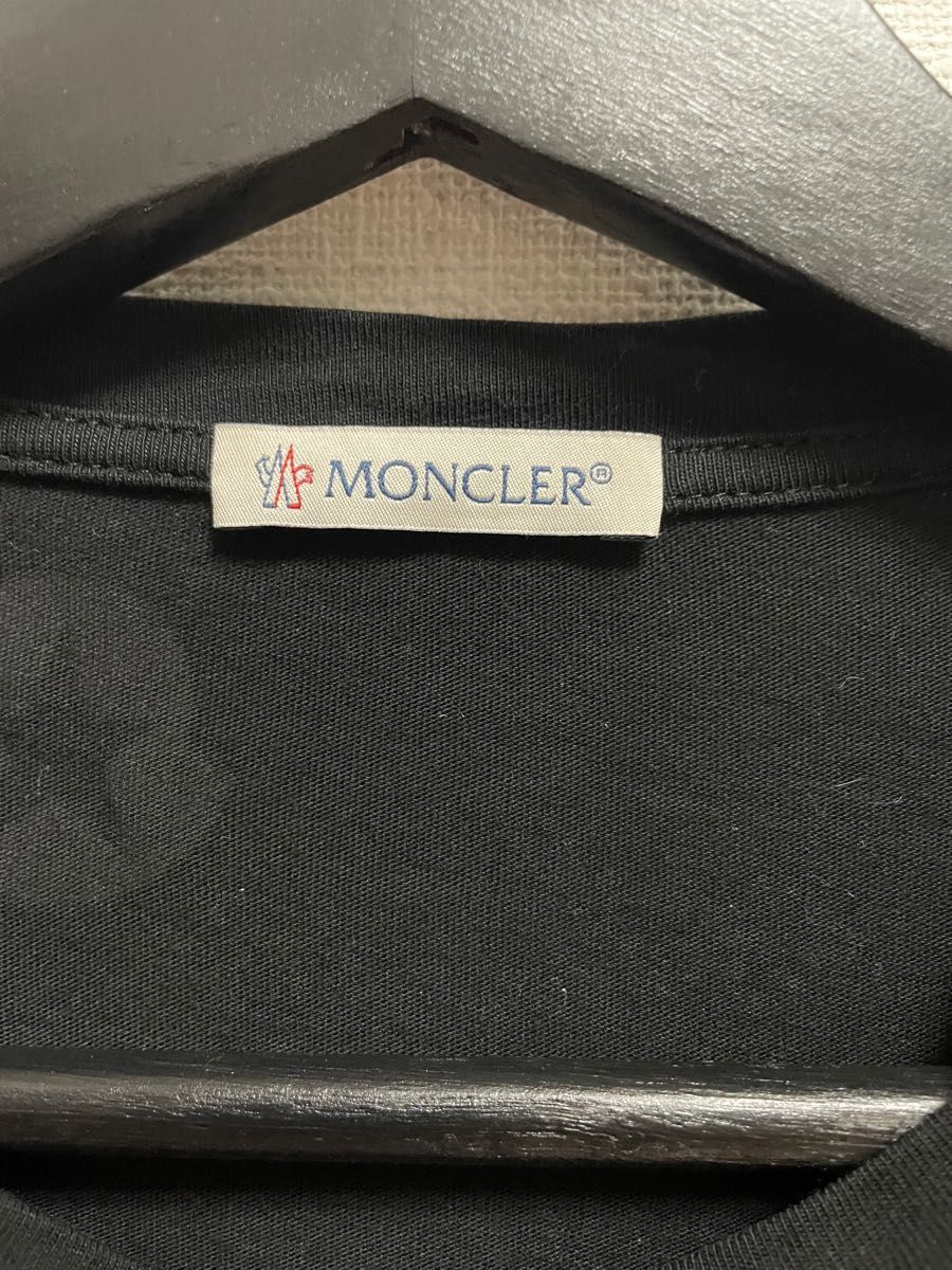 モンクレール MONCLER  Tシャツ　星　スター　ブラック　Sサイズ