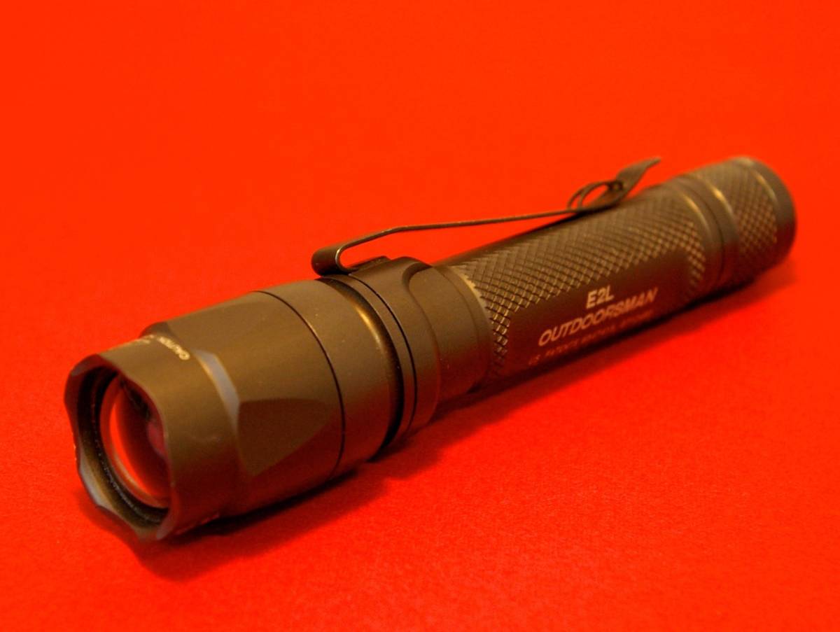 OLD surefire E2L OUTDOORSMAN・シュアファイア・絶版品