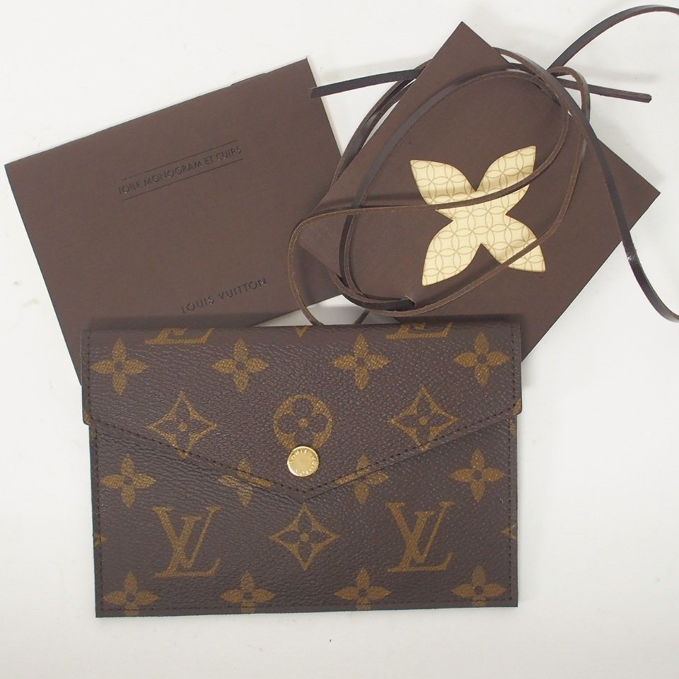 f002 Z3 美品 ルイヴィトン LOUIS VUITTON パスケース カードケース