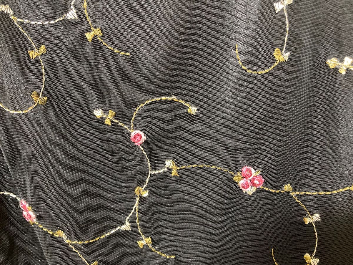 alicia PAGEBOY ページボーイ 花柄刺繍×レースハイネック alicia PAGEBOY ページボーイ 花柄刺繍×レースハイネック