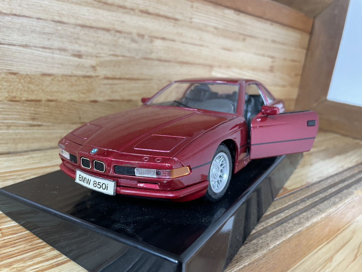 【高品質】 BMW 1/18 850i マイスト　ミニカー　1990 maisto マイスト