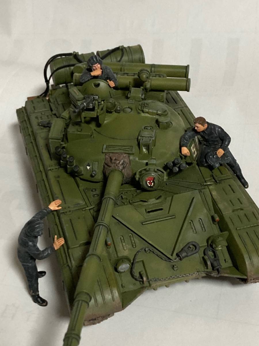 激安な スキフ　1/35　ソビエト軍　　T-64Ｂ　完成品（戦車兵３体付き） 完成品
